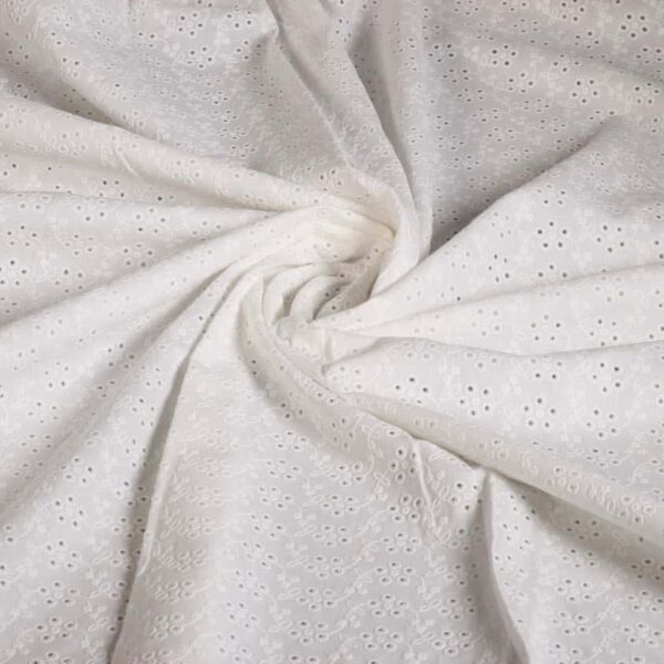 Tissu broderie suisse off white ecru