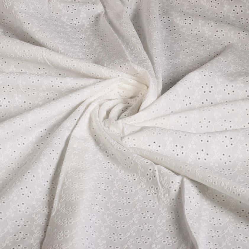 Tissu broderie suisse off white ecru