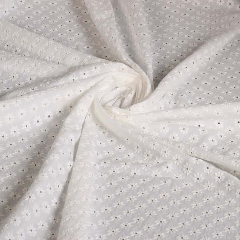 Tissu broderie off white/ecru
