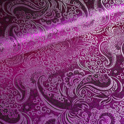 Tissu jacquard paisley pourpre avec argent