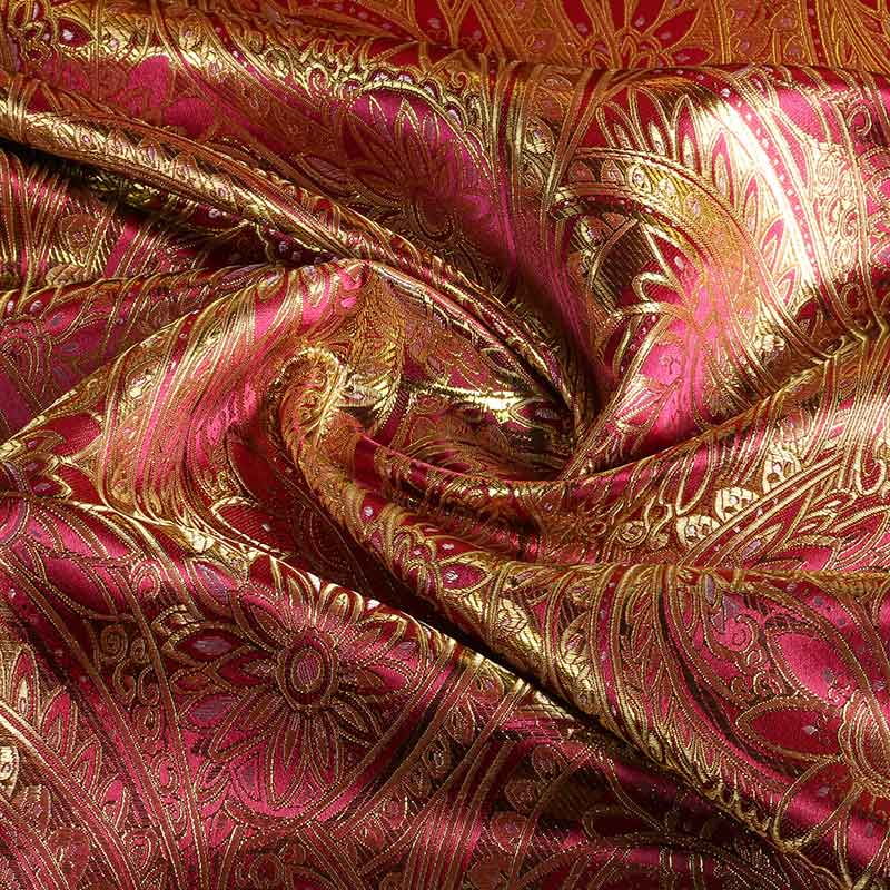 Tissu jacquard rouge avec lurex or