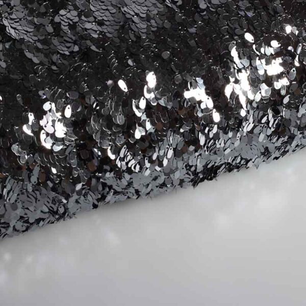 Tissu mesh avec gouttes argentées