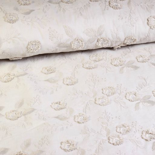 Tissu broderie coton fleur gris clair