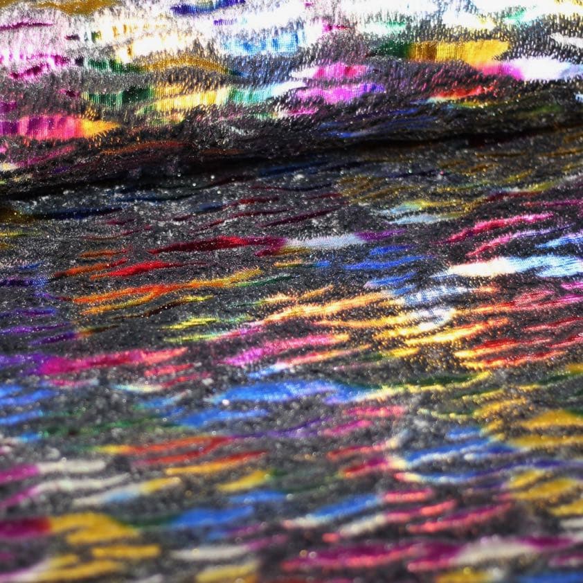 Tissu fausse fourrure noir rayure multicolore foil